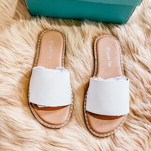 Child sizes 10 white brand new